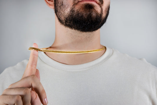 Combo Grabada Hombre - Cadena para Hombre con Grabado Profundo y Resistencia al Desgaste + Pulsera Grabada de Regalo, con Diseño a Juego y Ajuste Cómodo - Lioro