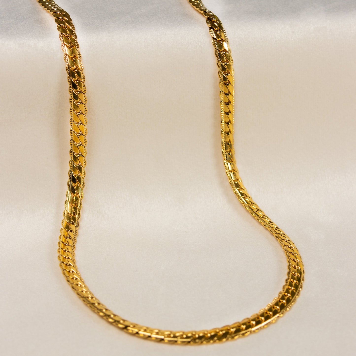 Combo Grabada Hombre - Cadena para Hombre con Grabado Profundo y Resistencia al Desgaste + Pulsera Grabada de Regalo, con Diseño a Juego y Ajuste Cómodo - Lioro