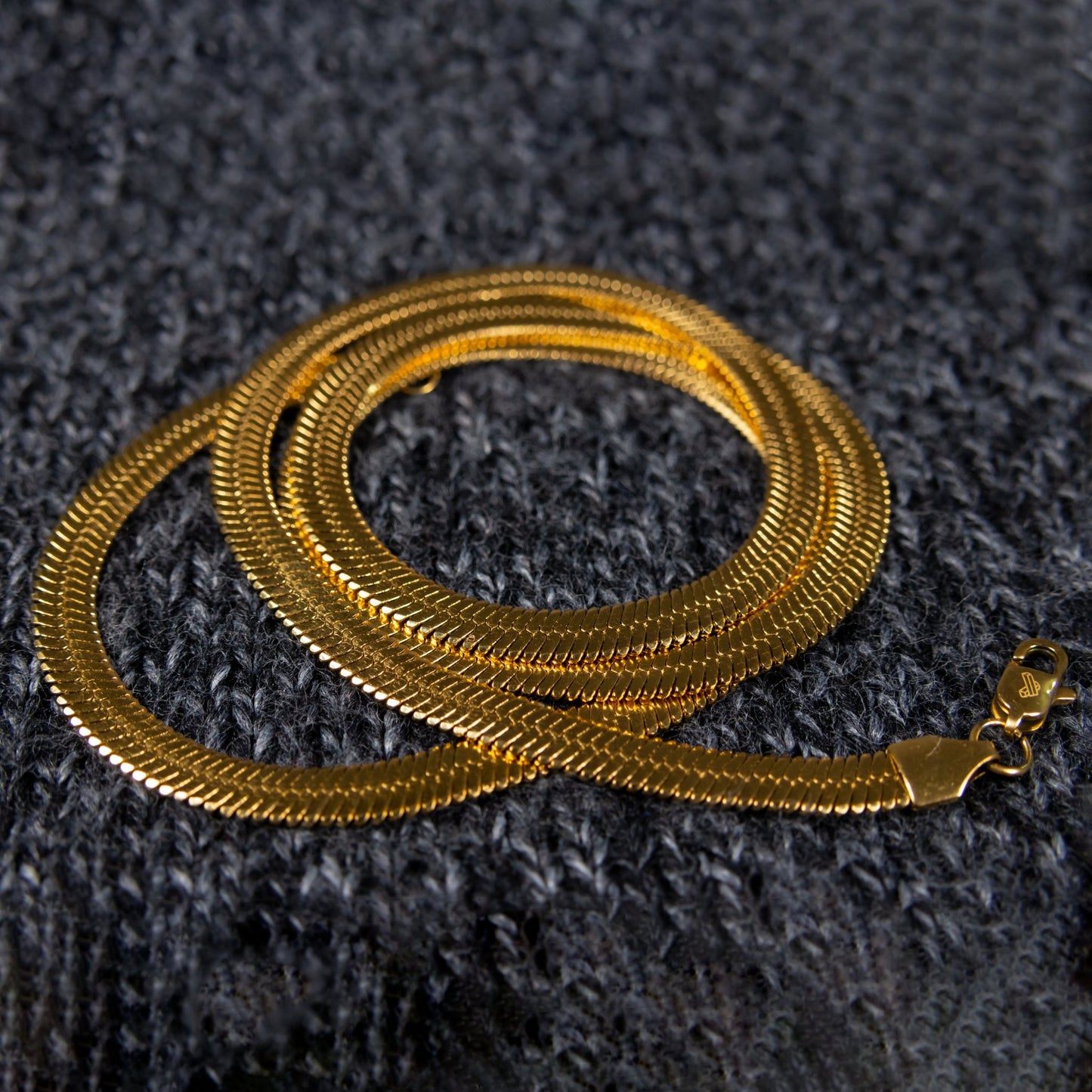 Combo Egipcia Mujer - Cadena Estilo Egipcio con Brillo Intenso + Pulsera Egipcia de Regalo, Fina para Look Radiante - Lioro