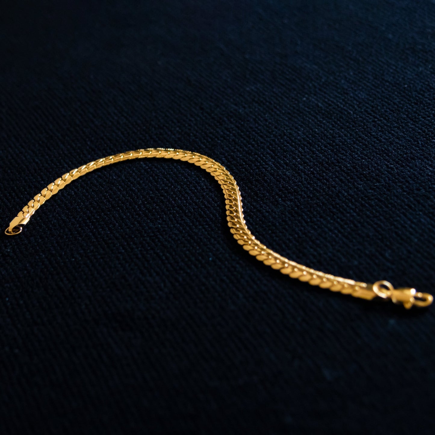 Combo Grabada Hombre - Cadena para Hombre con Grabado Profundo y Resistencia al Desgaste + Pulsera Grabada de Regalo, con Diseño a Juego y Ajuste Cómodo - Lioro