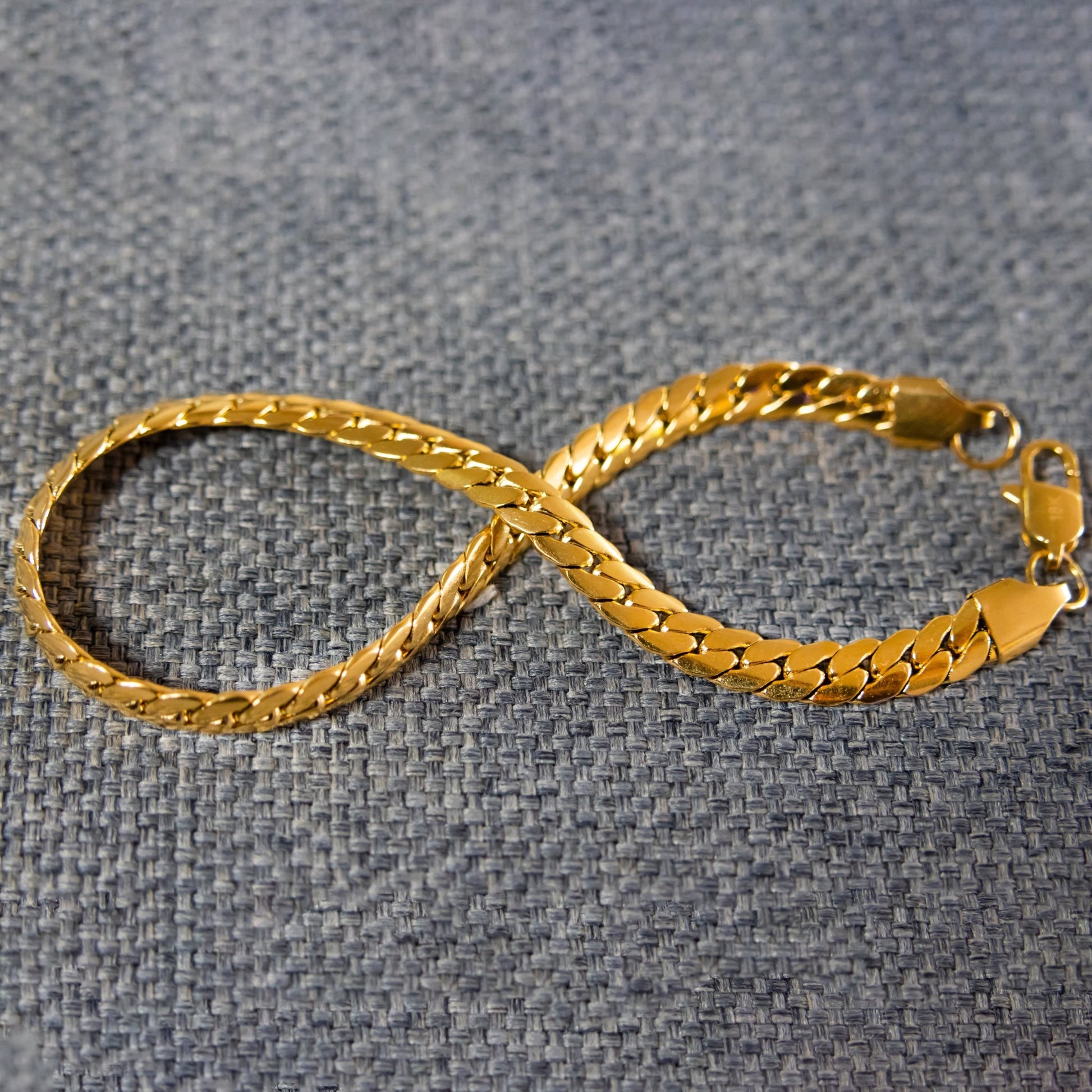 Combo Serpiente Hombre - Cadena Serpiente de Alto Brillo + Pulsera Serpiente de Regalo, Flexible con Movimiento Natural - Lioro